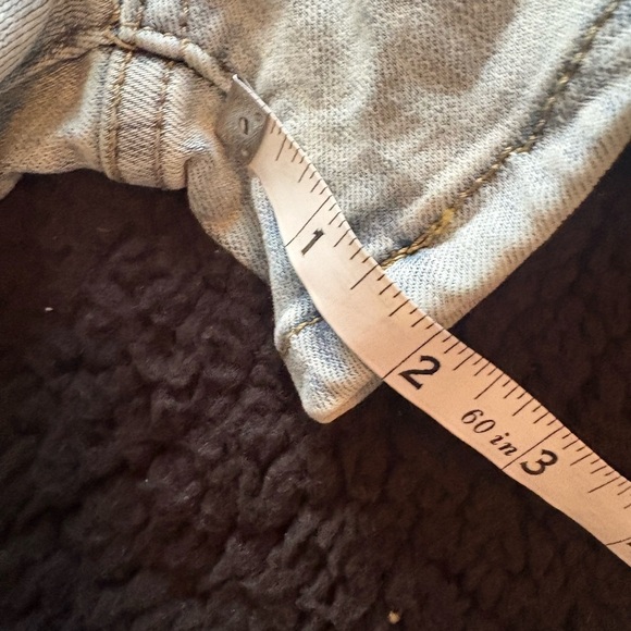 Floral Embroidered Denim Shorts - Picture 5 of 7